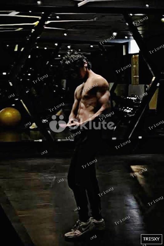 I’m Chandu, Age 27, Call Boy Looking for Girl r Women, Your Privacy My First Priority