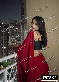 Vashi easily hire local mumbai call girls to enjoy at your own location