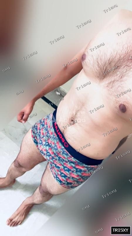 enjoy only female and girl and transgender Free service pusssy liking fast msg me