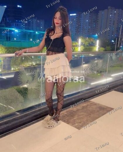 Hi guys this is top ts fizaa tanu with big boobs and crock real meet will b start on 25…