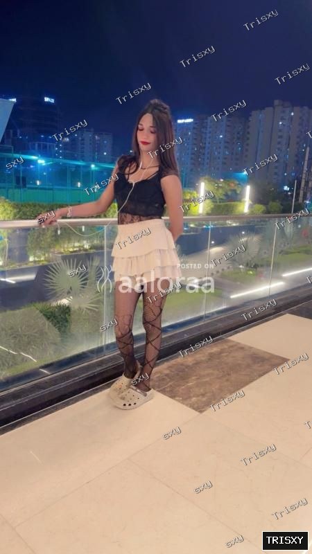 Hi guys this is top ts fizaa tanu with big boobs and crock real meet will b start on 25…