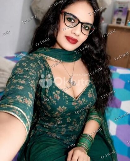 Text educated, sexy & mature shemale Fatima Lily for affordable paid meet 1-on-1 me…