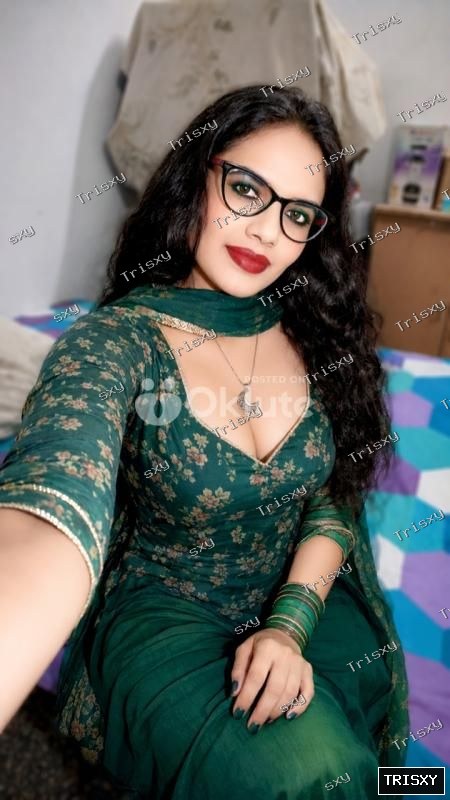 Text educated, sexy & mature shemale Fatima Lily for affordable paid meet 1-on-1 me…