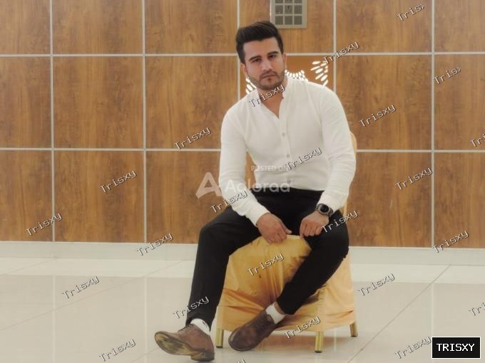 Professional Companion with Friendly Nature Aur Respectful Behaviour