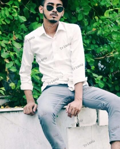 I am desi young boy only female my WhatsApp Only Chennai