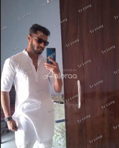 Looking for Genuine Educated & Well-Groomed Male Companion in Delhi