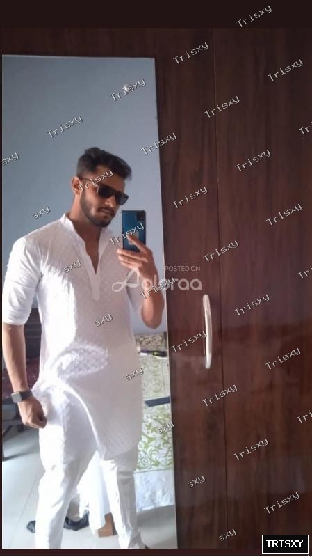Looking for Genuine Educated & Well-Groomed Male Companion in Delhi
