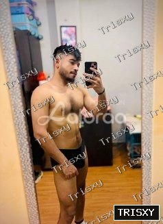 Discreet male here to make your desires come true
