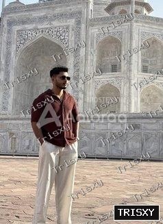 Handsome & Fit Male Escort for Women Intimate & Sensual Satisfaction no agency