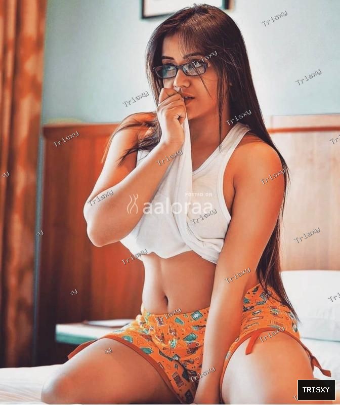 FRESHERS APPLY CALL BOY JOBS OUR CLUB IS GENUINE
